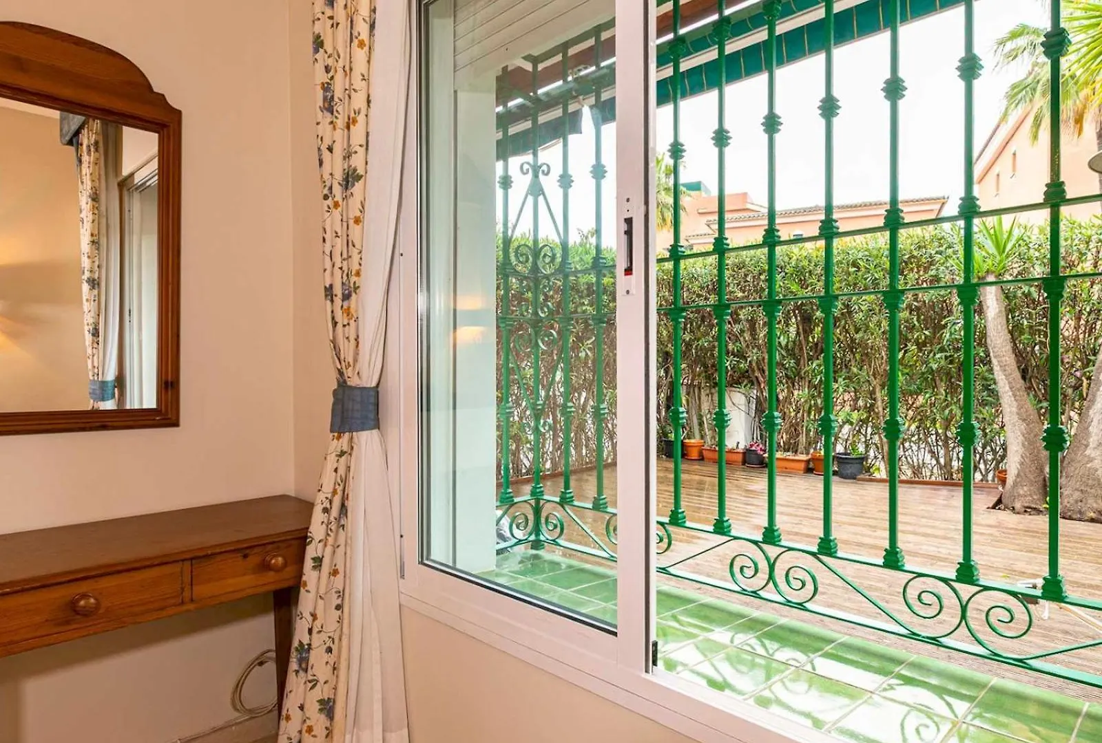 Apartamento Pass The Keys Charming Andalusian Ground Floor With Patio Marbella España