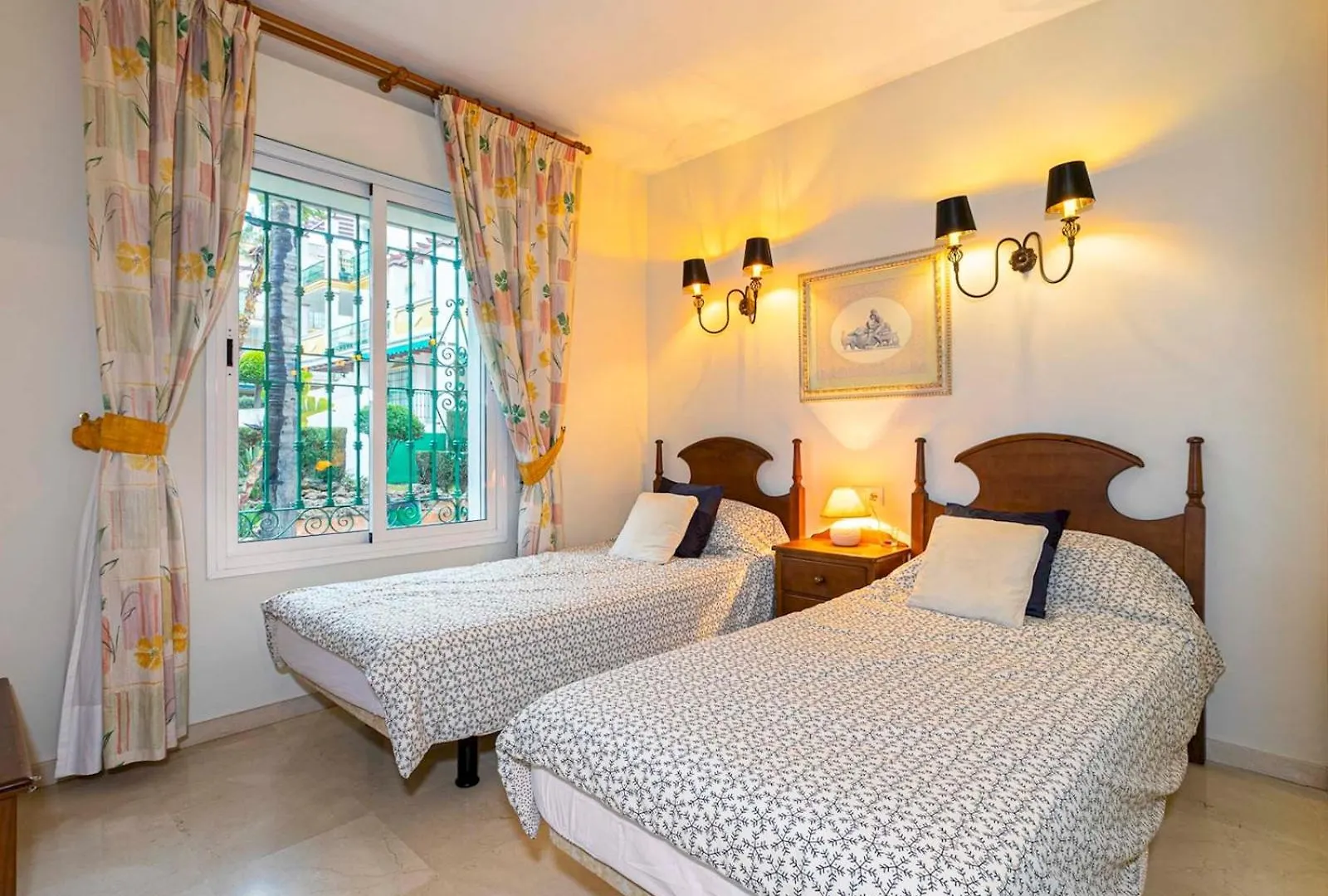 Apartamento Pass The Keys Charming Andalusian Ground Floor With Patio Marbella España