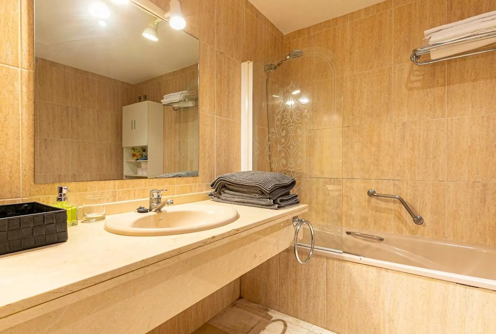 דירות מארבלה Pass The Keys Charming Andalusian Ground Floor With Patio 0*,
